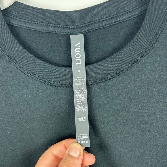 Vuori Black Cropped Short Sleeved T-Shirt Athletic Wear Women’s Activewear Small - Picture 3 of 5